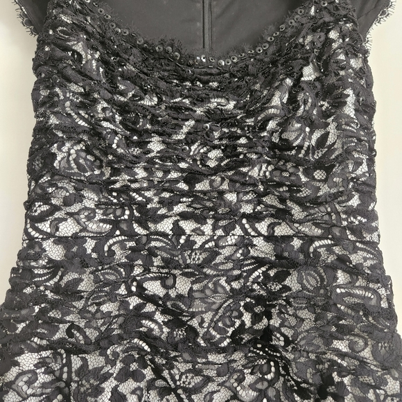 *SOLD* Tadashi Shoji lace dress black sz 2 - Picture 3 of 9